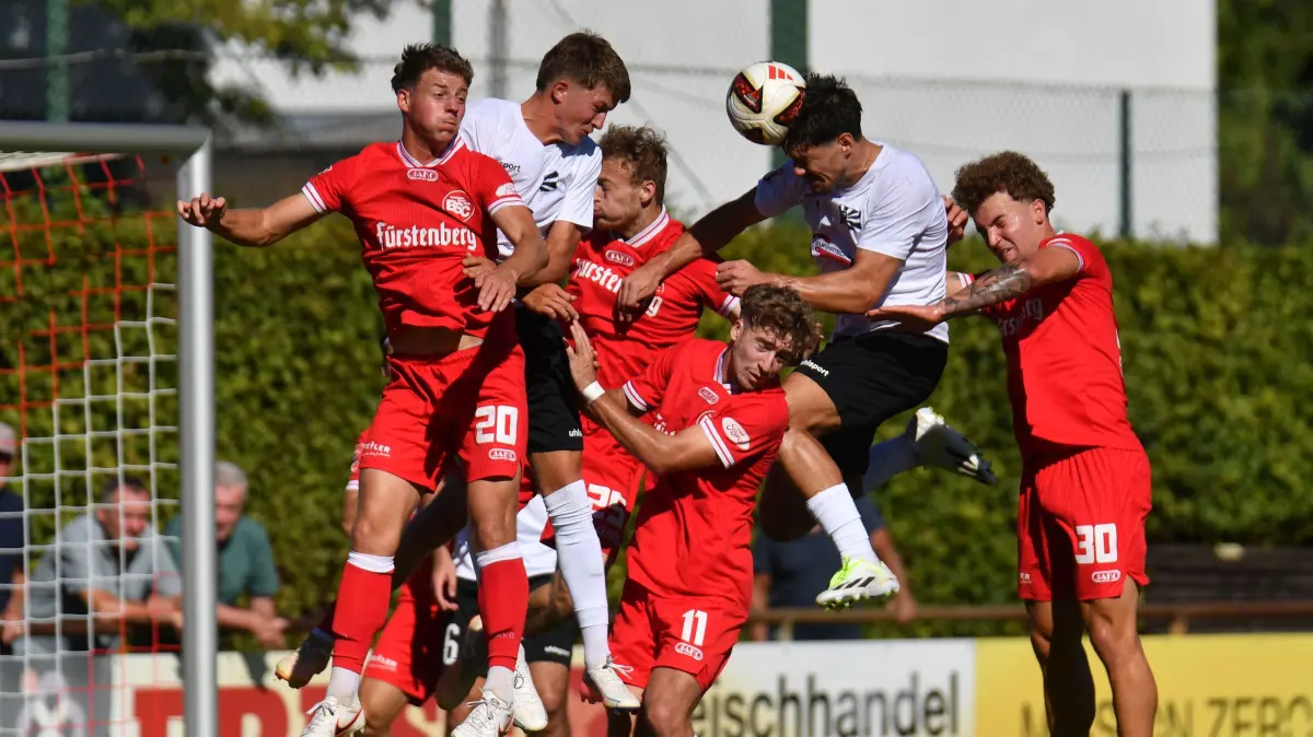 Das umkämpfte Derby am 12. September endete nach zwei späten Villinger Treffern mit 3:3.