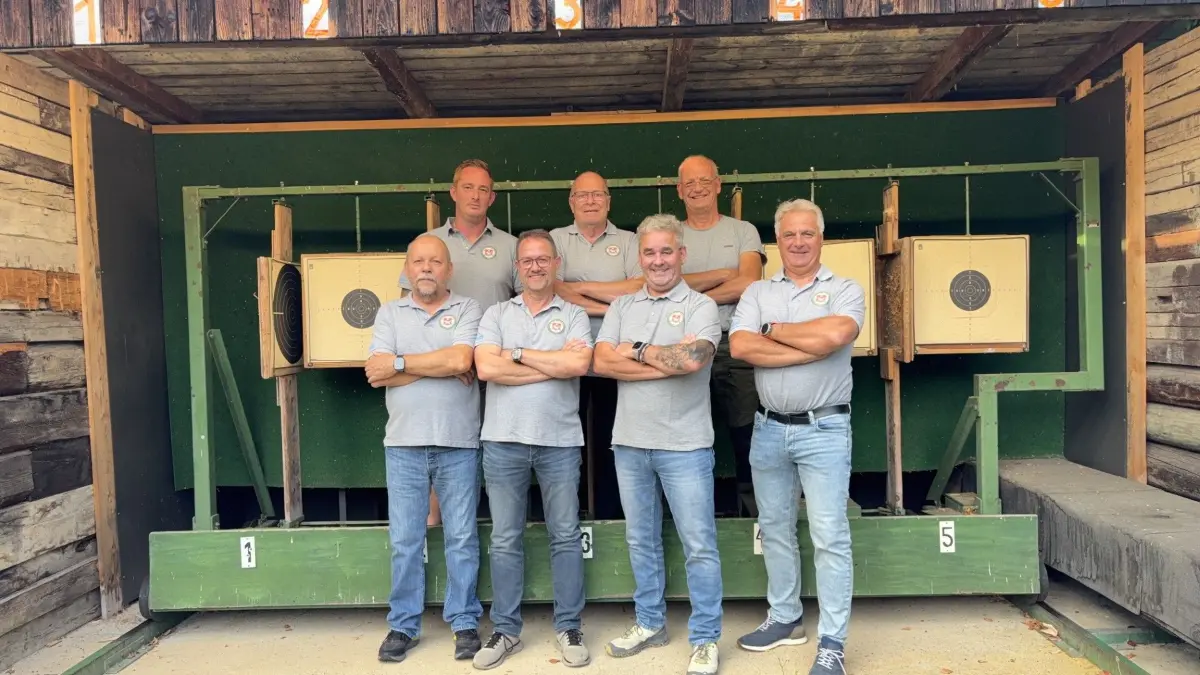 Auf dem Bild zu sehen sind: Reihe oben von links nach rechts: Mathias Böhler, Reiner Gugel, Jens SommerReihe unten von links nach rechts: Joachim Julke, Harald Kessler, Andreas Seifer, Rainer Bisinger.