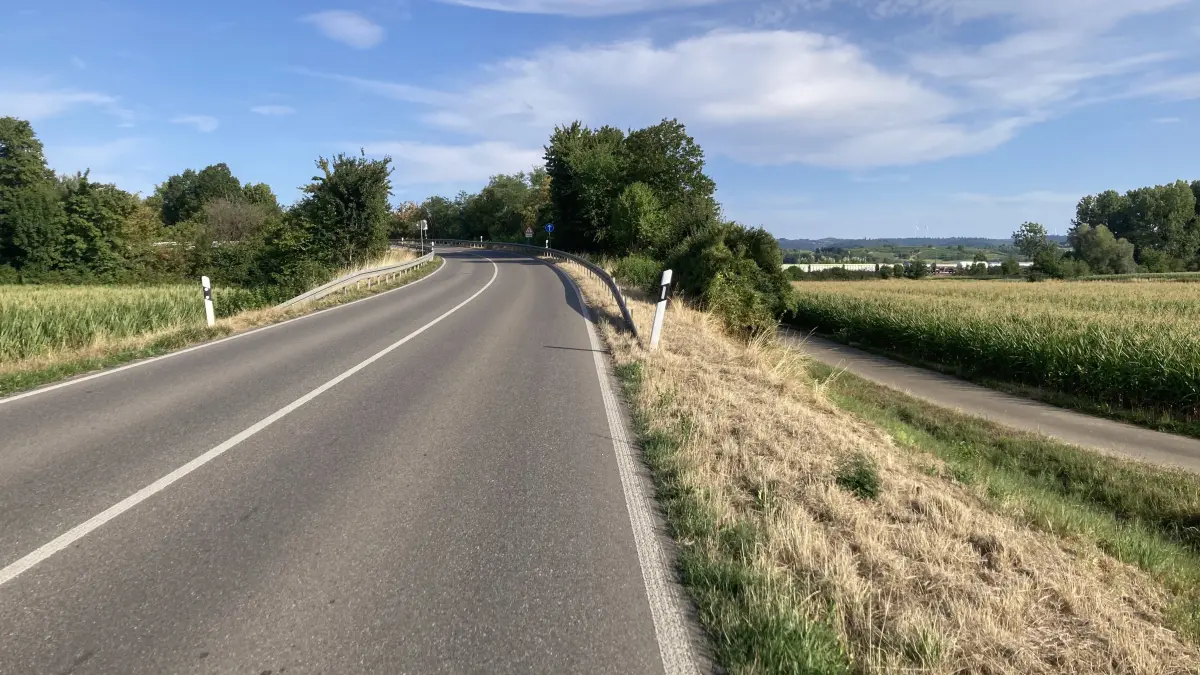 DDe Brücke zwischen Friesenheim und Schuttern wird seit der Rheintalbrückensperrung vermehrt vom Schwerlastverkehr genutzt.