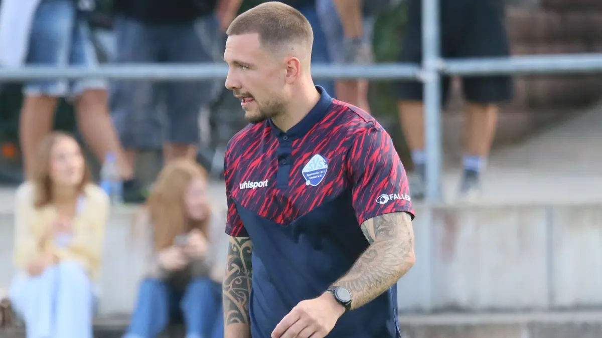 Das Pflichtspiel-Debüt von Fabio Pfeifhofer für den SV Seedorf deutet sich vor der Partie gegen die Sportfreunde Gechingen an.