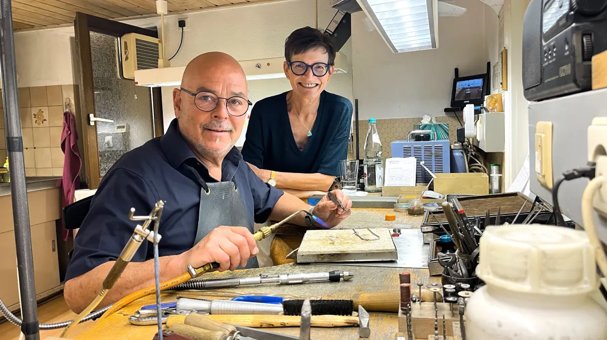 Ihre Goldschmiede-Werkstatt werden Irene und Jürgen Bidlingmaier
weiter betreiben. Archivfoto: