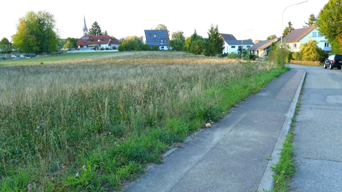 Könnte in der Brühlstraße in Fluorn-Winzeln eine nachhaltige Wohnanlage mit Apartments und Tiny Häusern entstehen? Darüber berät der Gemeinderat.