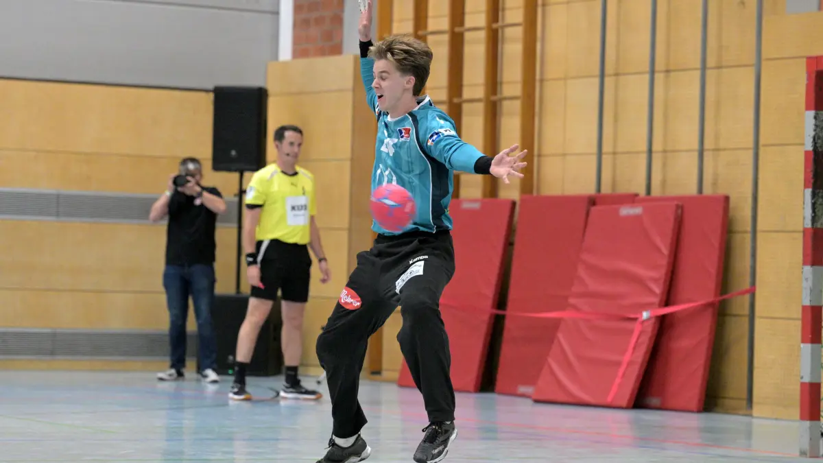 TSV Neuhausen/Fildern vs. HBW Balingen/Weilstetten II, Handball, 3.Liga Sued, 05.Ligaspieltag, Saison 2026/2027, 25.09.2026: Magnus Bierfreund (HBW Balingen/Weilstetten II, #24) im Tor
TSV Neuhausen/Fildern vs. HBW Balingen/Weilstetten II, Handball, 3.Liga Sued, 05.Ligaspieltag, Saison 2026/2027, 25.09.2026
Foto: Eibner-Pressefoto/Tobias Baur
