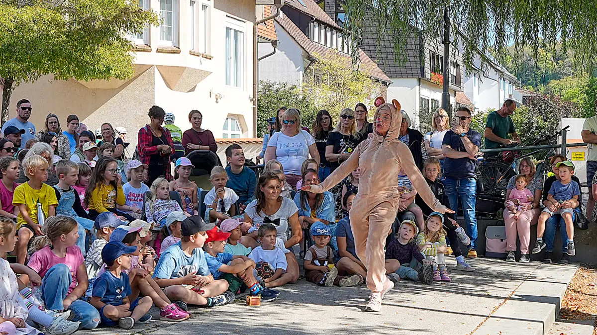 Die kleine Maus spaziert neugierig durch die Welt. Das Theaterstück "Grüffelo" sorgte für einen Besucherrekord.