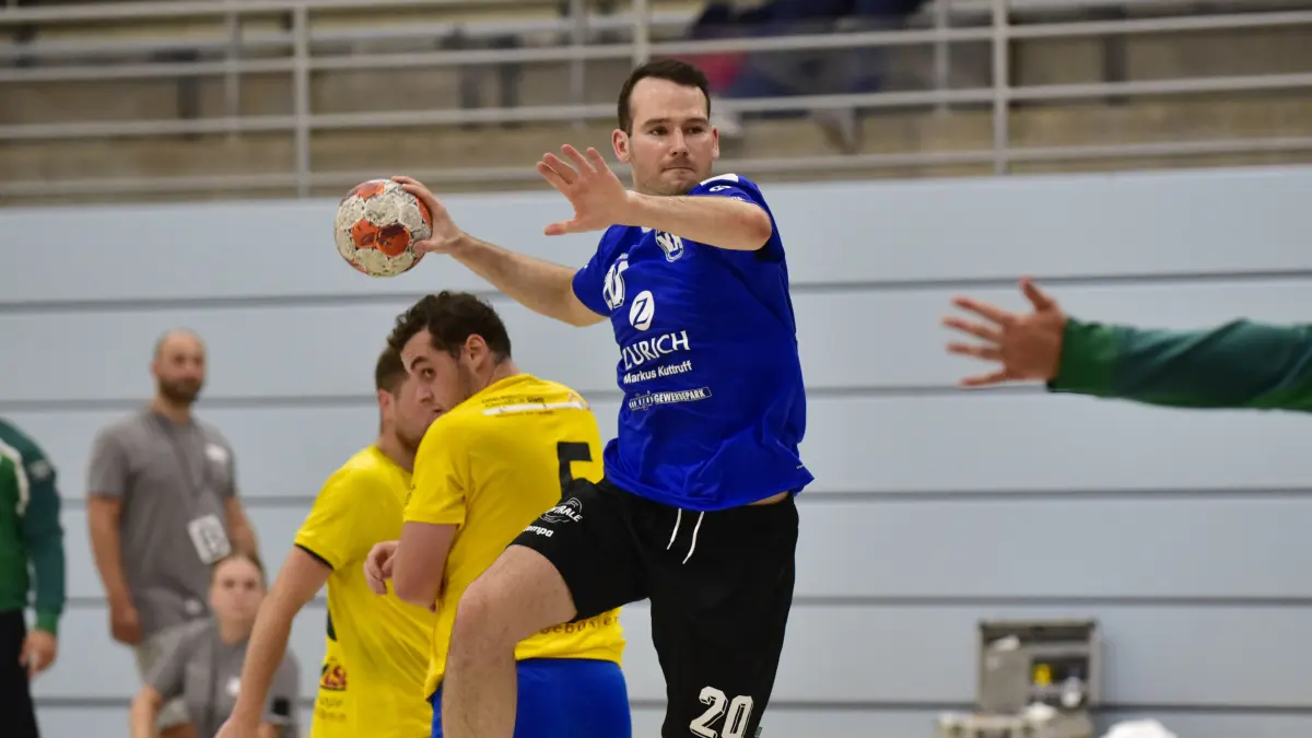 HSG Schwenningen (blau) - Mimmenhausen (gelb) 27:31, HSG 20 Julian Bußhardt (1 Treffer)