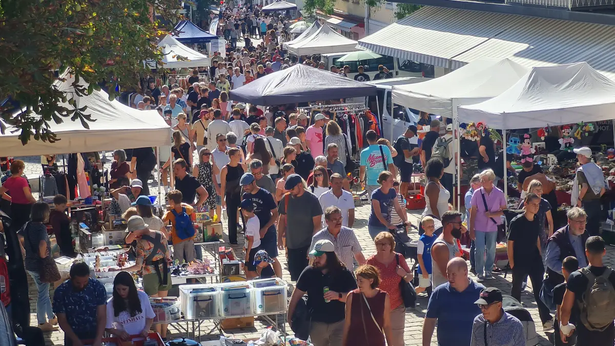 Der verkaufsoffene Sonntag mit großem Stadtflohmarkt sorgte für viel Leben in Müllheims Innenstadt.