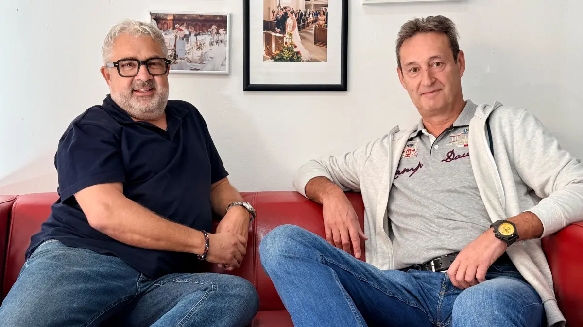Die beiden Fotografen Ralf Graner (links) und Thomas Feder sind mit der Städtischen Passbildregelung so gar nicht einverstanden.