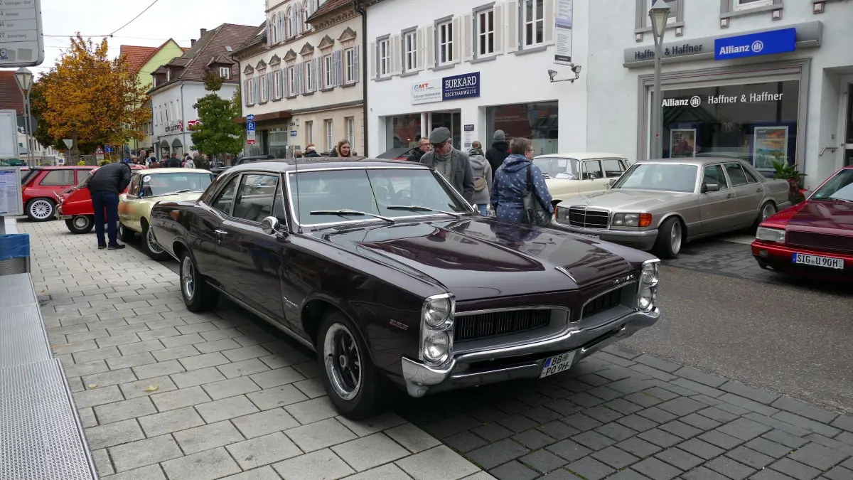 Oldtimer-Attraktion bei den „Oberndorf Classic“ 2024; ein Pontiac.