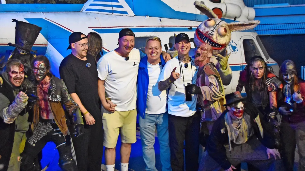 Nette Gesellschaft: Die Internet-Stars Zarbex (von links), Max Schradin, Knossi und Montanablack waren beim Horror-Event Traumatica in Rust zu Gast.