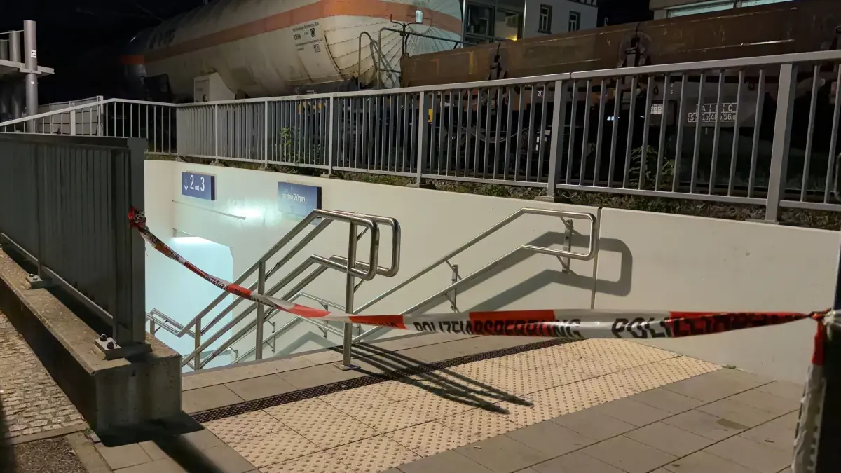 Nach einem Schuss auf eine Frau wurde der Oberndorfer Bahnhof abgesperrt.