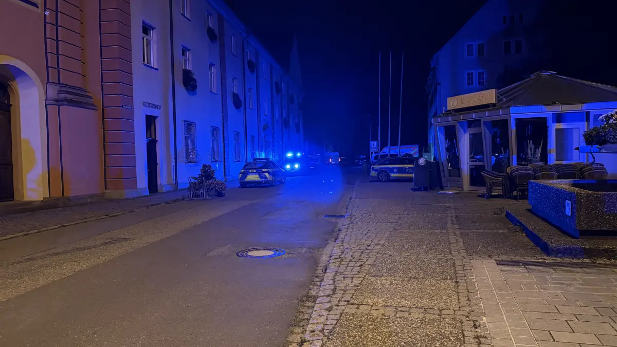 Nach einem Schuss auf eine Frau wurde der Oberndorfer Bahnhof abgesperrt.