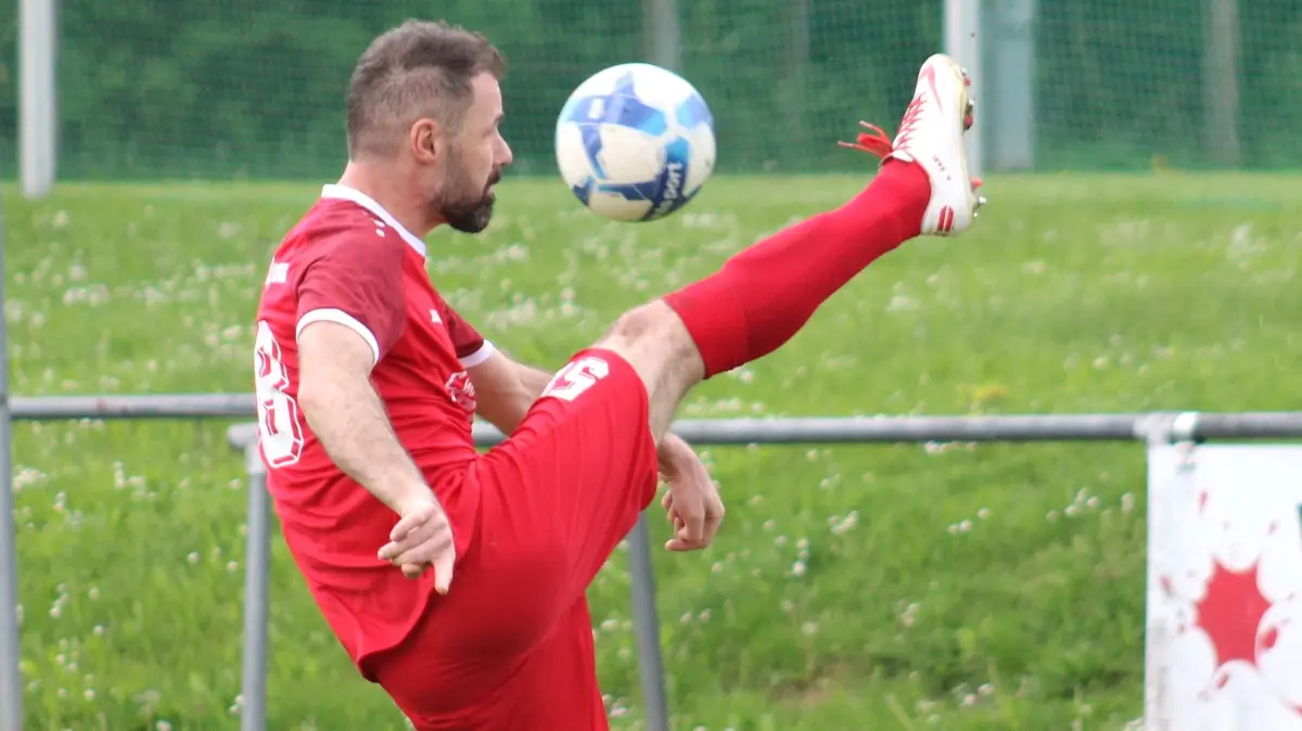 Für Adem Sari und den VfB Villingen geht es nach dem Abstieg und Umbruch als Tabellenführer der A1 und Pokalachtelfinale wieder aufwärts.