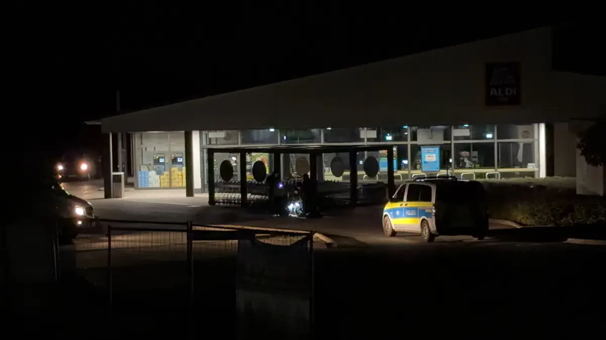 Nach einem Schuss auf eine Frau wurde der Oberndorfer Bahnhof abgesperrt.