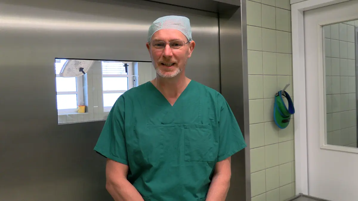 Lucas Hegenscheid, Chefarzt der Klinik für Frauenheilkunde und Geburtshilfe, hat erstmals eine große OP in Tuttlingen erfolgreich durchgeführt.