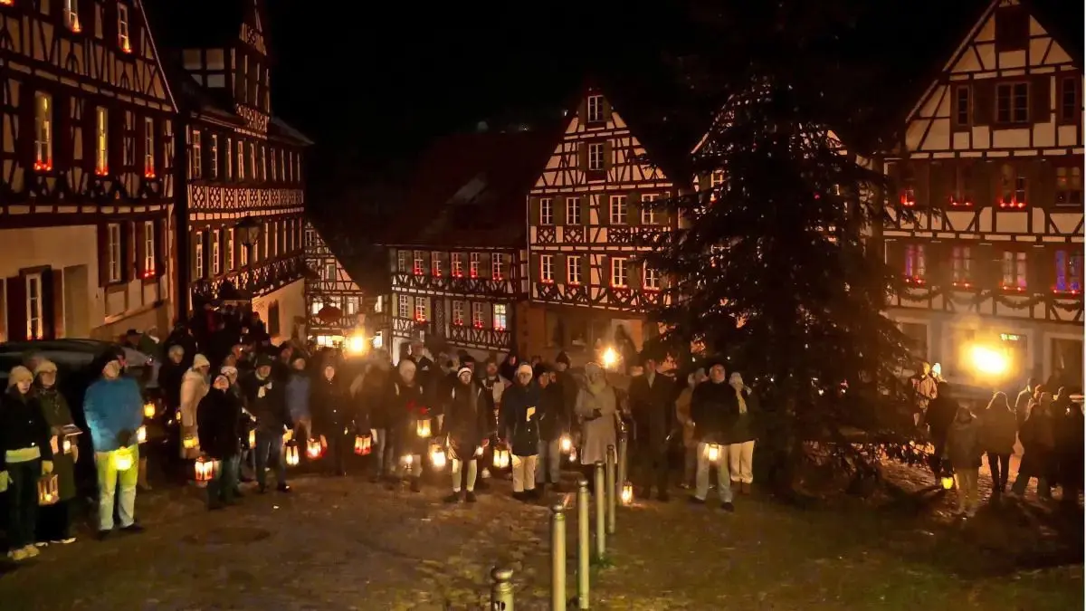 In großer Zahl waren die Schiltacher im vergangenen Jahr zum Silvesterzug ins Städtle gekommen.