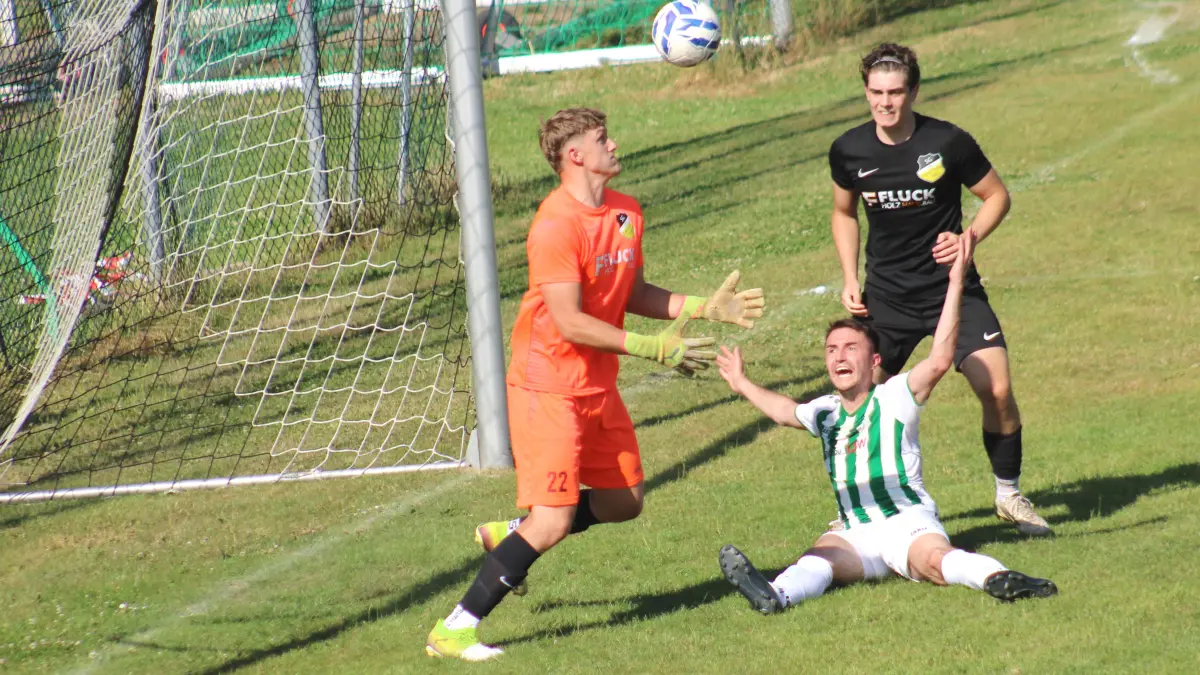 Vincent Fluck (links) und Matteo Weber (hinten) wollen mit Riedböhringen/Fützen im Topspiel in Hölzlebruck ungeschlagen bleiben.
