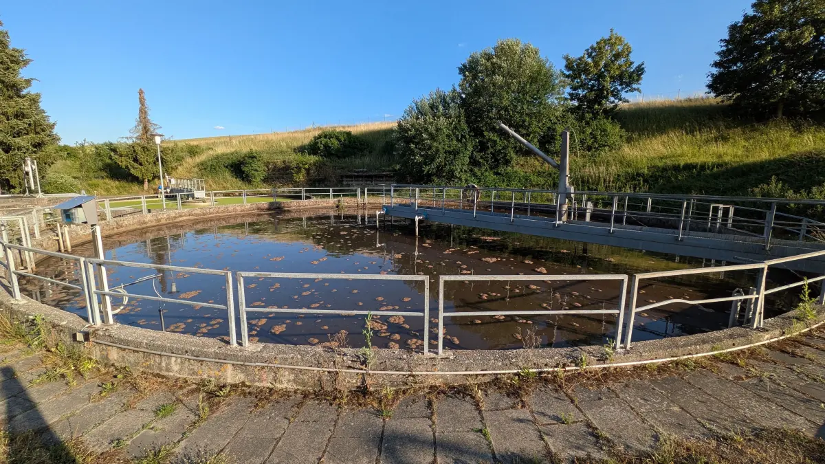 Für die Zusammenführung der beiden Kläranlagen Bösingen und Herrenzimmern zu einer Einrichtung am Standort Bösingen (Foto) benötigt die Gemeinde hohe Zuschüsse. Gute Jahresergebnisse verbessern die Förderquote.