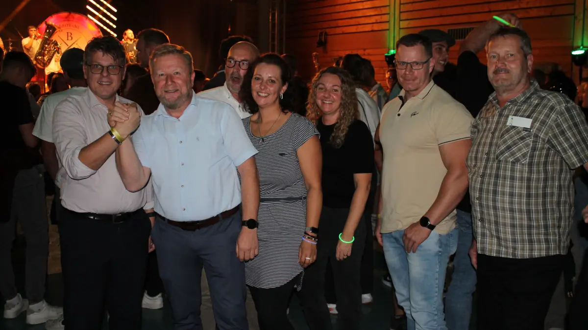 Zwei, die sich verstehen: Oberndorfs Bürgermeister Matthias Winter (von links) und Marco Siegemund, Bürgermeister der Stadt Falkenstein im Vogtland.