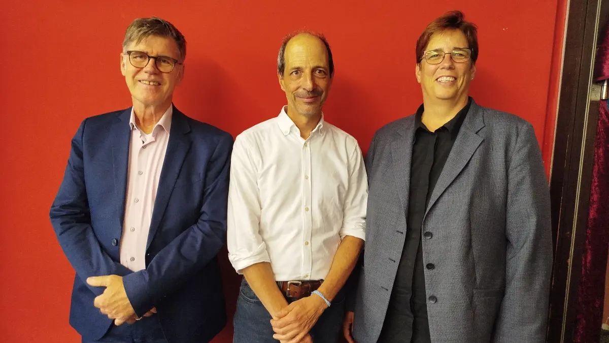Schulamtsleiter Rudolf Schick, Schulleiter Stefan Lotze und Bürgermeisterin Marion Isele.