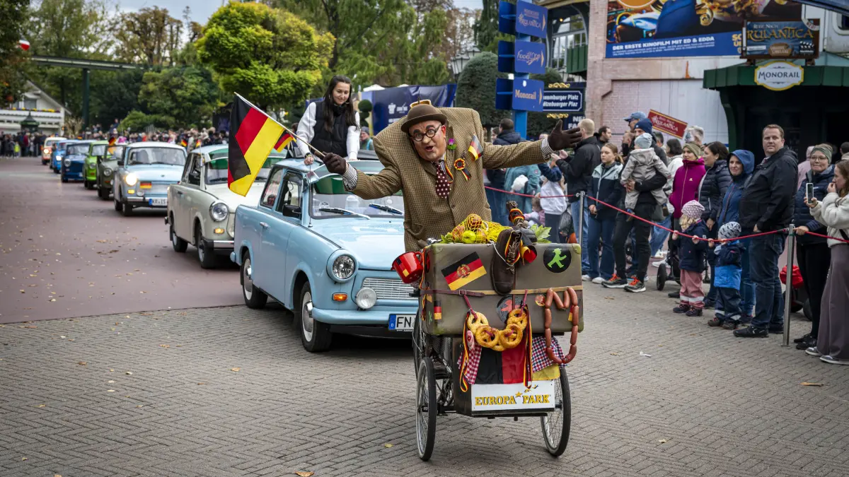 Unter anderem zieht die Trabi-Parade durch den Europa-Park.