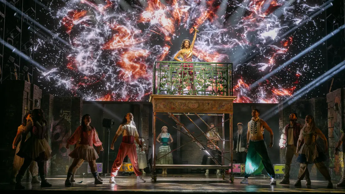 ß Julia Musical: #show Presse-Event im Vorfeld der Premiere von *& Julia* im Palladium Theater Jacqueline Braun als Amme Angelique
Carlos de Vries als Lance
Jonathan Guth als Romeo
Sabrina Weckerlin als Anne Hathaway
Sebeya als Julia (Sebya ist ihr Künstlername, gebürtig heißt sie Rita Sebeh, bevorzugt aber die Nennung des Künstlernamens)
Esmael Agostinho als François
Ibi als May
Maximilian Mann als William Shakespeare