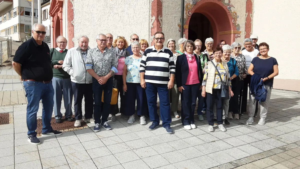 Der Reichenbacher Chor vor der Wallfahrtskirche in Todtmoos