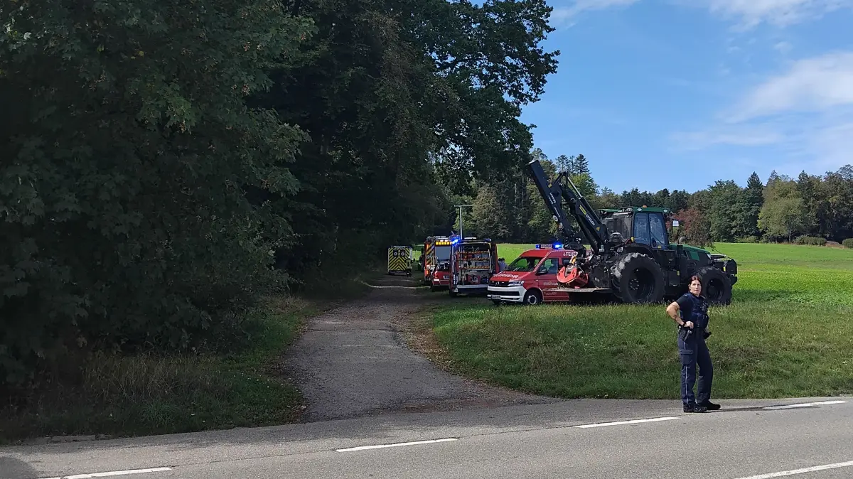 Im Wald zwischen Wimberg und Oberriedt verunglückt ein Forstwirt am 7. September bei Fällarbeiten.