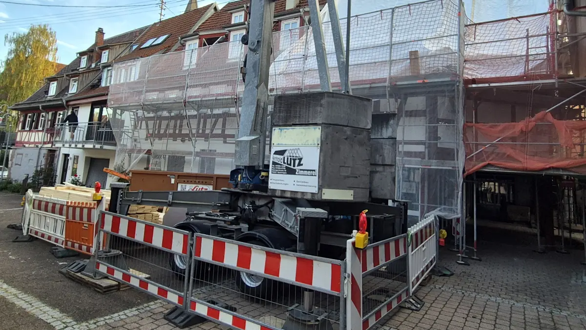 Im Gechinger Heimatmuseum Appeleshof sind derzeit Handwerker zugange.