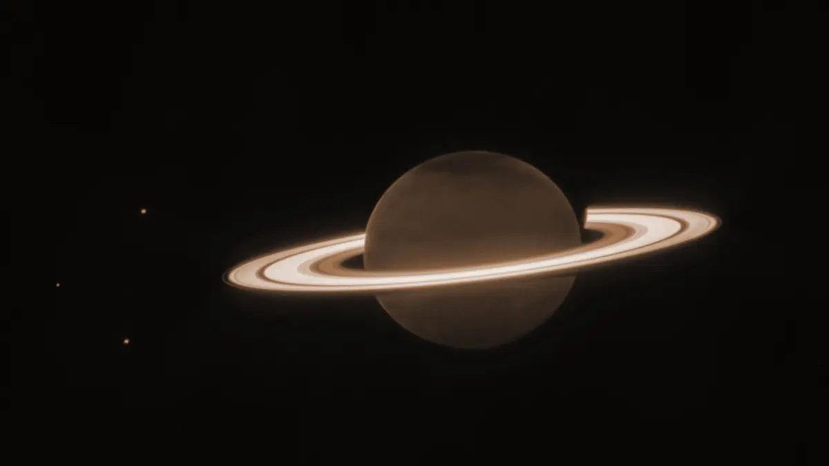 Diese Nasa-Aufnahme des James Webb Space Telescop vom 25. Juni 2023 zeigt den Saturn mit seinen markanten Ringen.