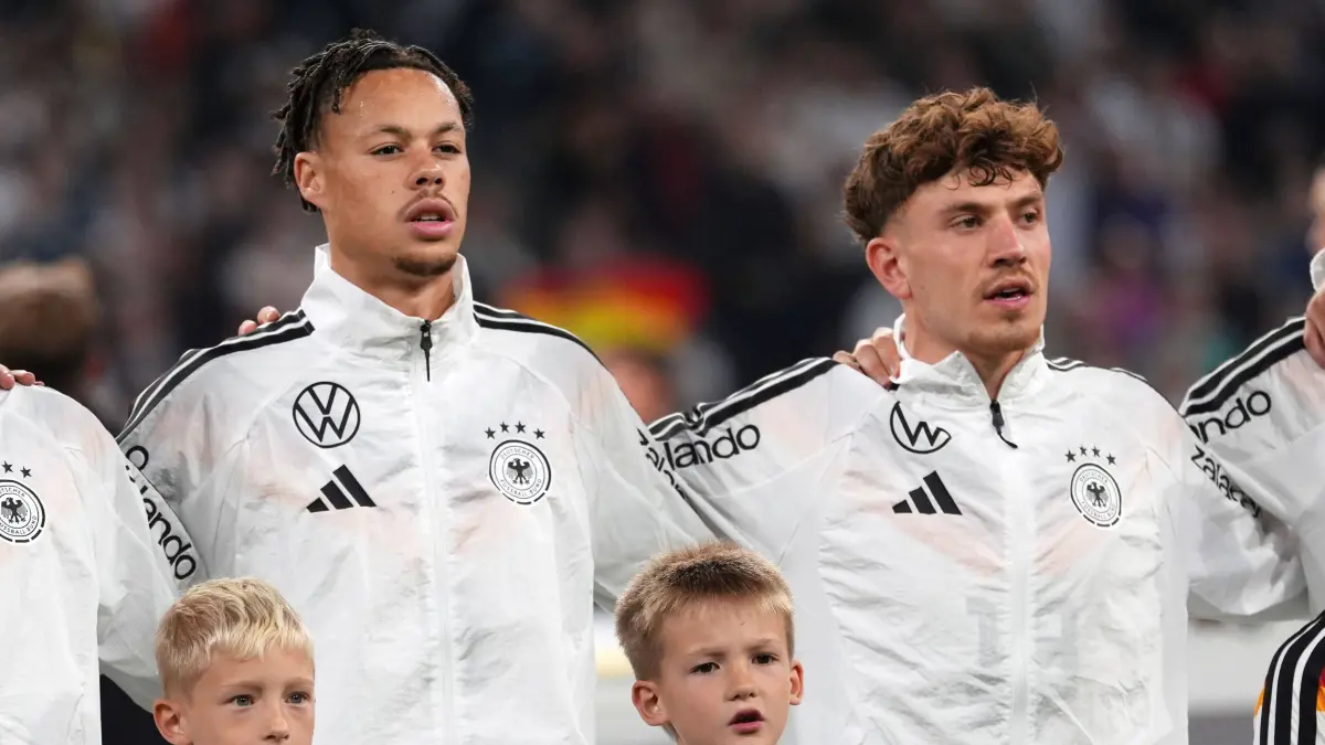 Derry Scherhant (links) und Philipp Treu spielten beim 2:0-Sieg der DFB-Elf gegen Serbien stark auf.