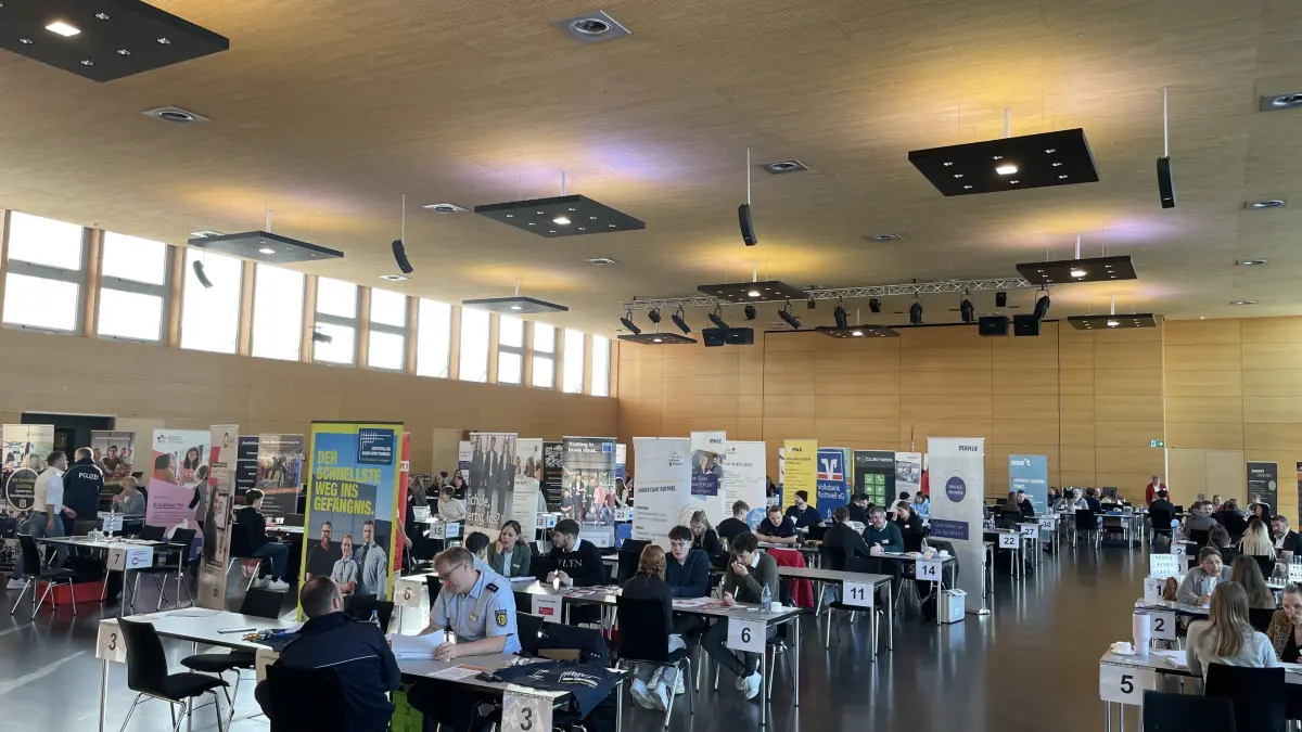 Beim Azubi-Speed-Dating ist der Kontakt zwischen Schülerinnen und Schülern und den Unternehmen sehr direkt und unkompliziert.
