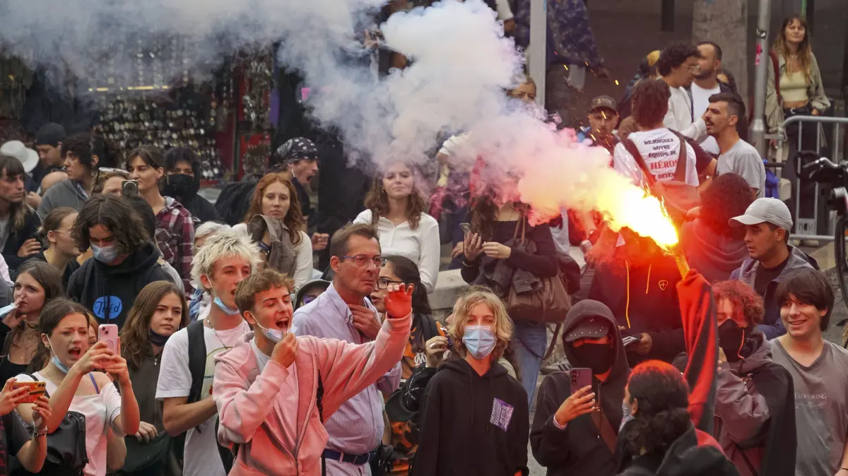 Schüler und Studenten protestieren in Marseille gegen geplante Kürzungen im Bildungsbudget.