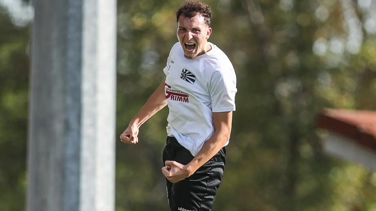 Jan Babic bejubelt das entscheidende 1:0 gegen Essingen.