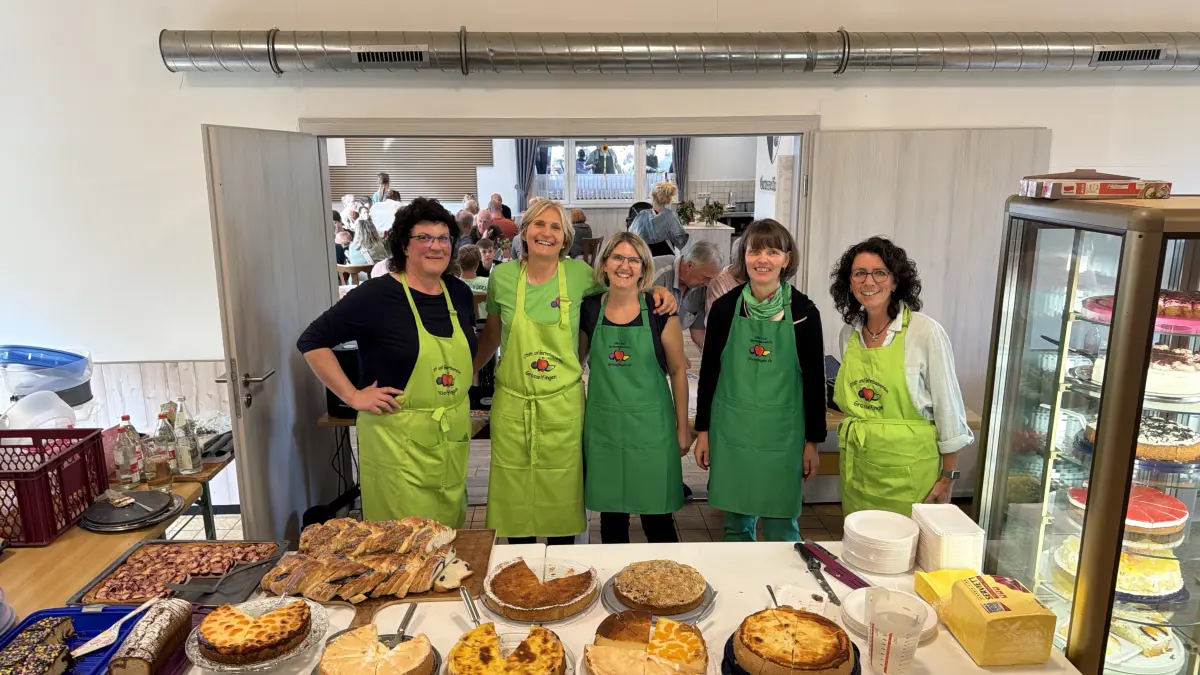 Bestens mit Kuchen versorgt waren die Gäste beim Jubiläum des OGV Grosselfingen.