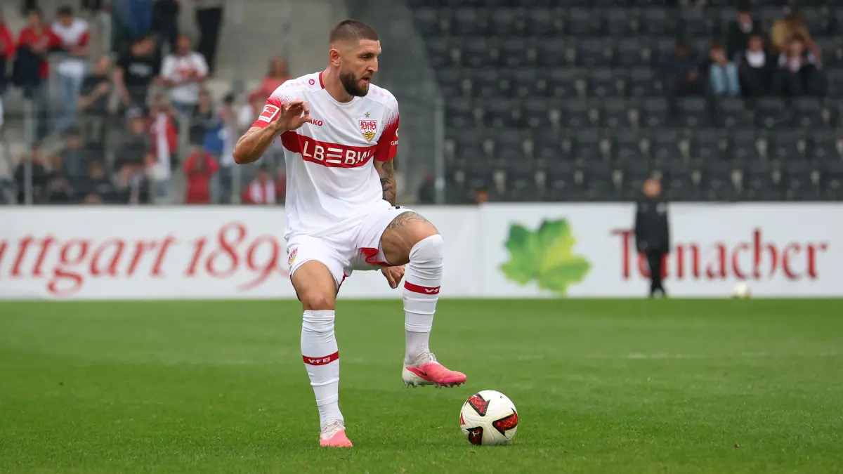 Fußball VfB Stuttgart vs. SpVgg Greuther Fürth: BAU // 2026.10.01, Deutschland, Aspach Fußball VfB Stuttgart vs. SpVgg Greuther Fürth, Jeff Chabot (VfB)