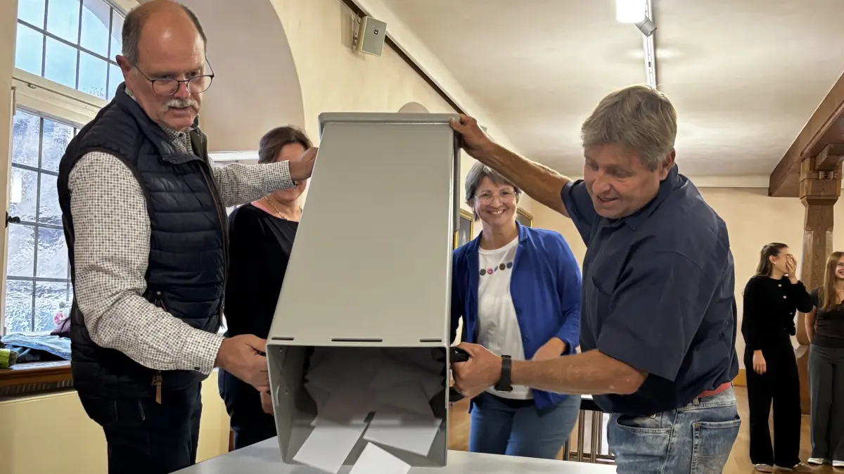 Die Auszählung beginnt im Ettenheimer Bürgersaal
