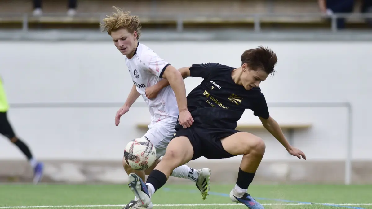 Die Villinger B-Junioren (in schwarz) unterlagen dem SC Pfullendorf mit 0:3.