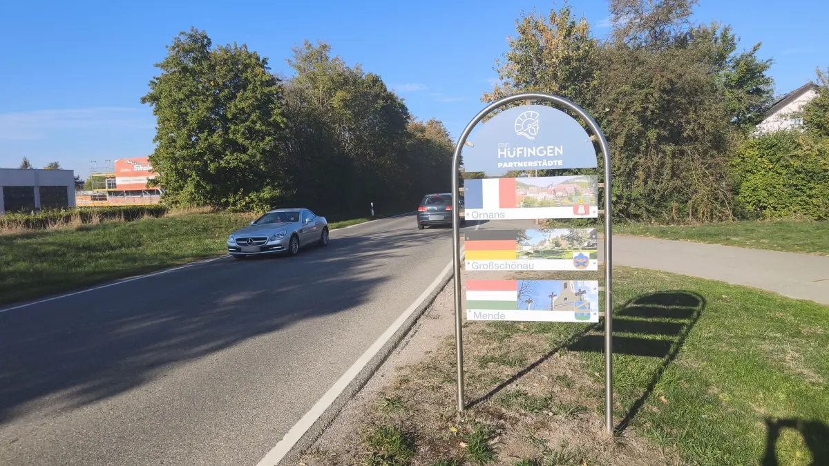 Frankreich, Sachsen, Ungarn - in Zukunft könnte auch die ukrainische Flagge an die Tafel der Partnerstädte angebracht werden.