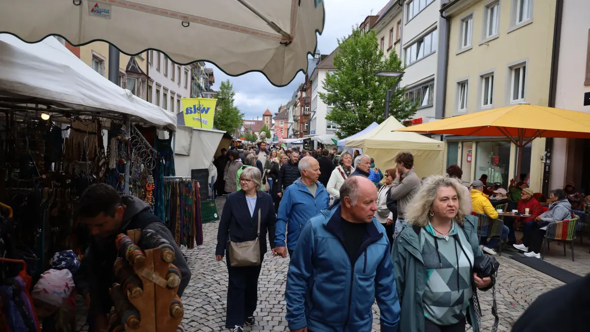 Beim Herbstmarkt kann man schlendern, schauen und kaufen.
