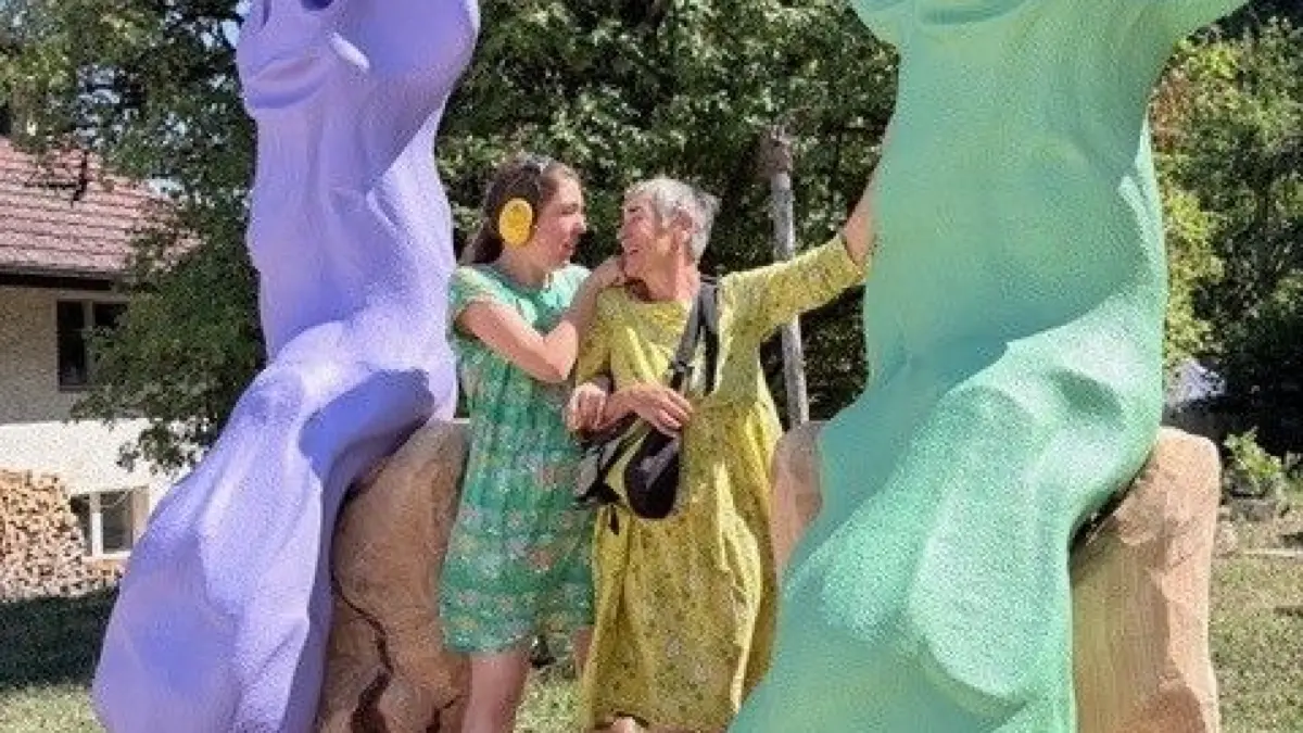 "Ich bin da" lautet der Titel der drei Skulpturen.