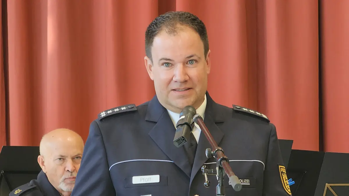 Christian ist neuer Leiter des Schopfheimer Polizeireviers und tritt damit die Nachfolge von Ralf Ühlin an.