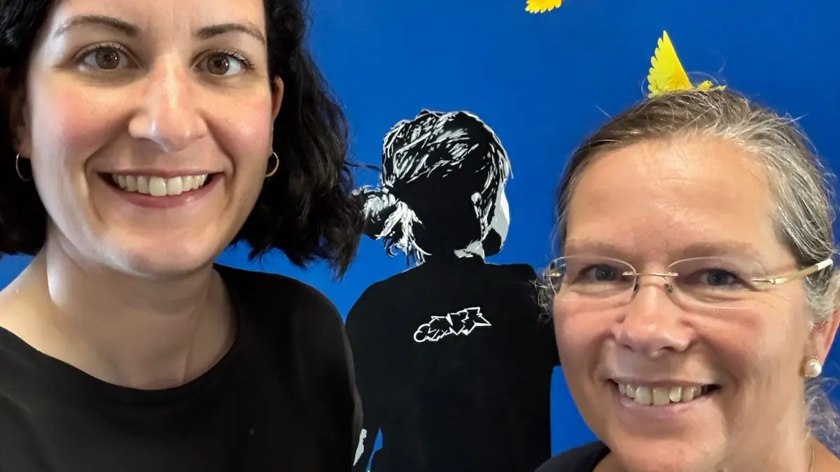 Sarah Hagmann (links) und Diana Stöcker besprachen Angelegenheiten der Stadtpolitik miteinander.
