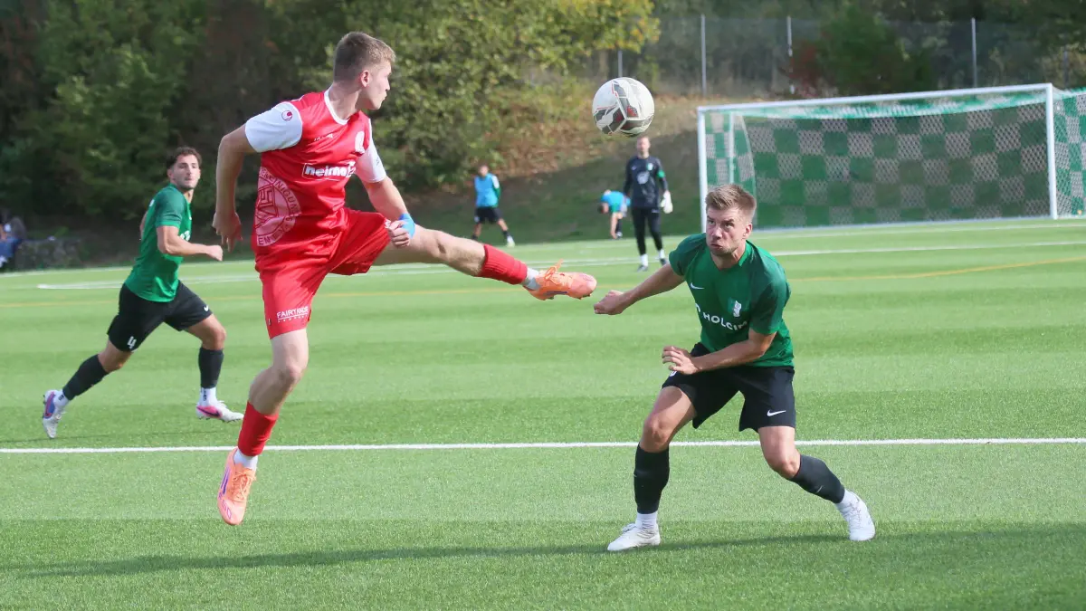 Vor keinen leichten Aufgaben stehen der SV Dotternhausen und die SpVgg Trossingen beim 9. Spieltag der Bezirksliga Schwarzwald/Zollern am Donnerstagabend.