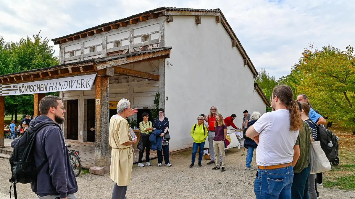 Der Besuch am – vermutlich letzten – Fest war gut. Es gab Gladiatorenkämpfe, Führungen mit Rüdiger Metzger-Thessen (mit Toga) und eine Töpferwerkstatt.