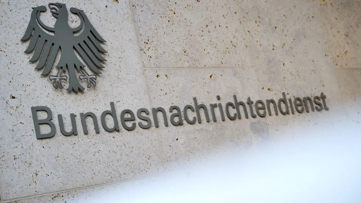 BND Berlin: Die Zentrale des Bundesnachrichtendienstes in Berlin. Der ehemalige BND-Präsident Hanning ist wegen Spionageverdachts festgenommen worden. (zu dpa: «Bilder des Tages»)