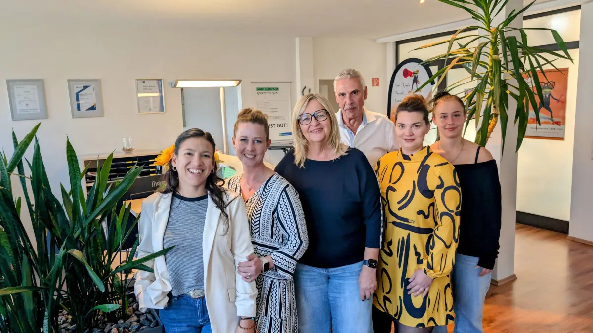 Das Team von PSM-Personalservice mit Soledad Bastiani (von links), Josephine Höfer, Chefin Susanne Saint-Marc, Thomas Opdenhövel, Isabella Vrinceanu und Jessica Schönauer.