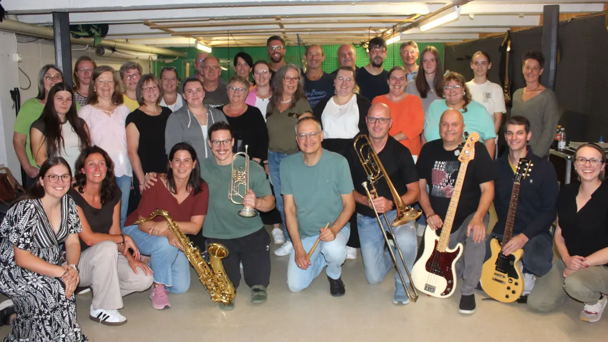 Querbeet-live voice mr's Sängerbund und Bläserensemble Benefizkonzert