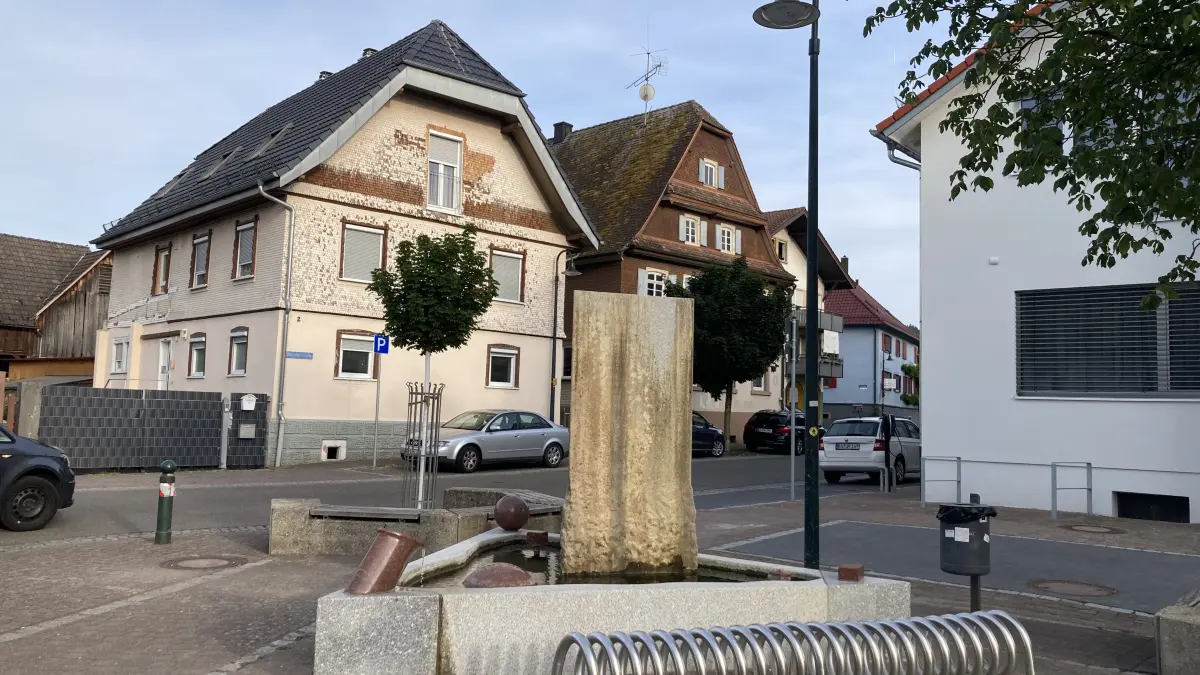 In diesem Jahr wurde die barrierefreie Bushaltestelle auf dem Dreiangel fertiggestellt. Der Fahrradständer sorgt für Kritik.