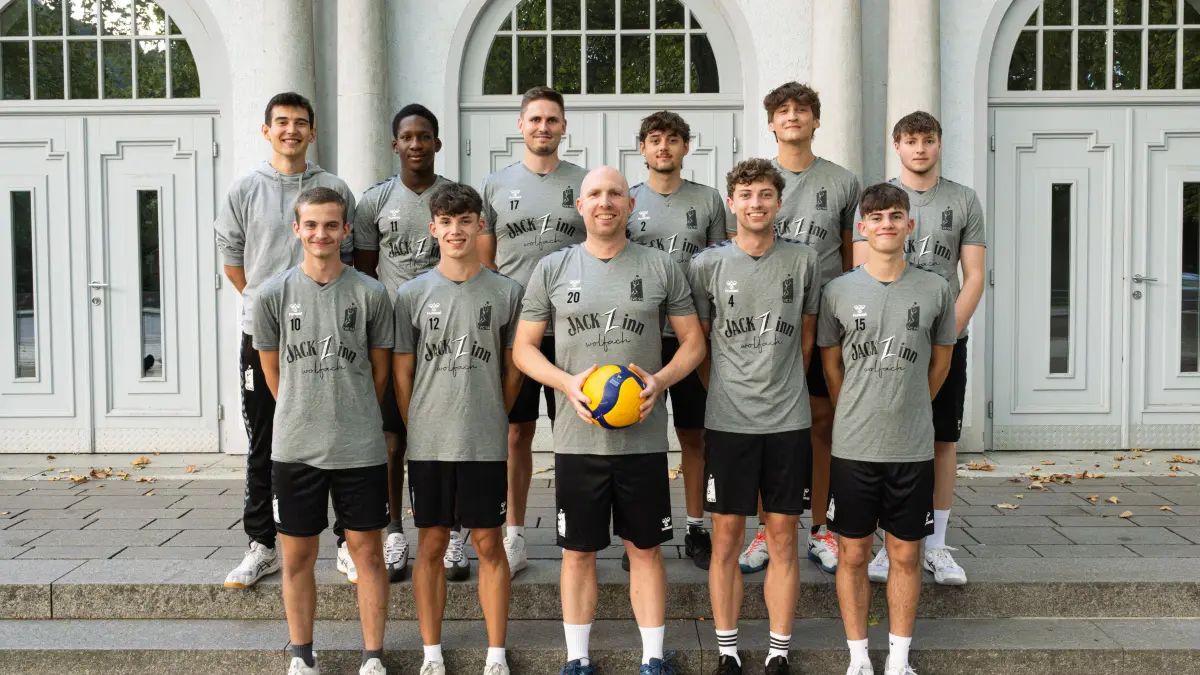 Der VC Haslach II mit (vorne von links): Mario Maier, Fabian Metzger, Tarek Blum, Niklas Armbruster, Jakob Uhl sowie (hinten von links) Robin Hommel, Rayan Issifou, Mika Glatz, Andre Bach, Toni Mickenautsch undJohn Hage