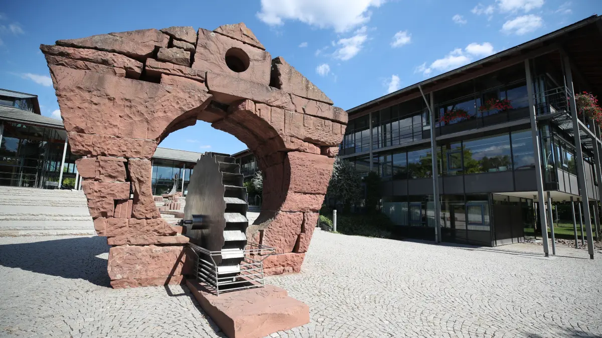 Brunnen am Landratsamt Schwarzwald-Baar in Villingen.